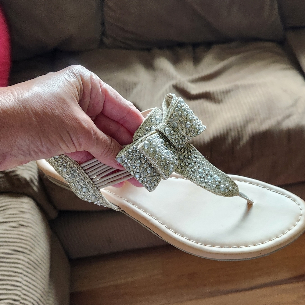 Rhinestone Bow Shoes EUC